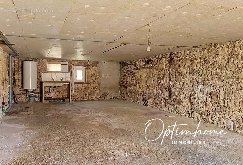 Ensemble immobilier en pierres avec dépendances - photo 10