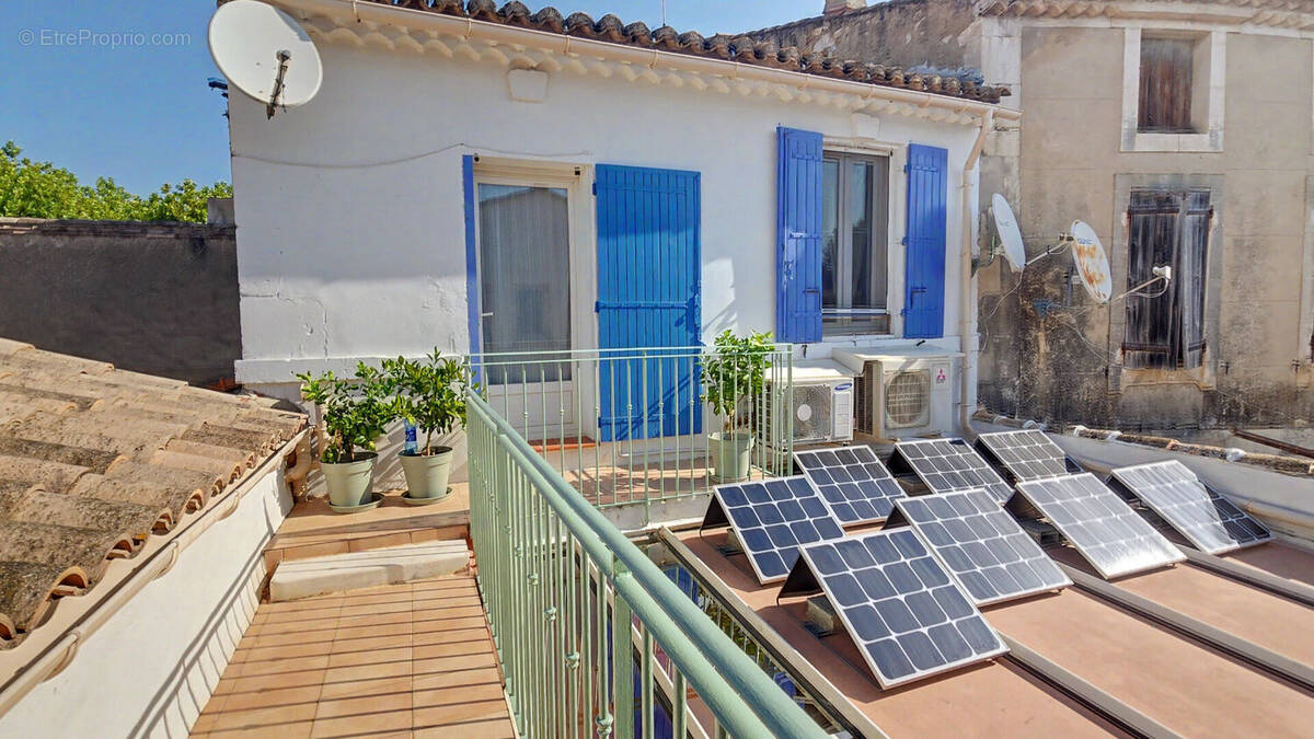 Appartement à MOURIES