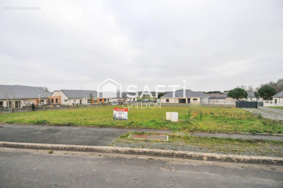 Photo 1 - Terrain à VERNANTES