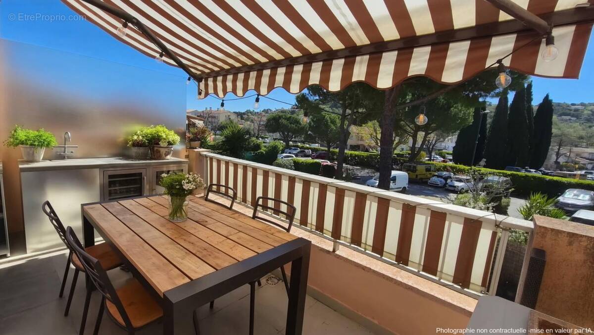 Appartement à VALLAURIS