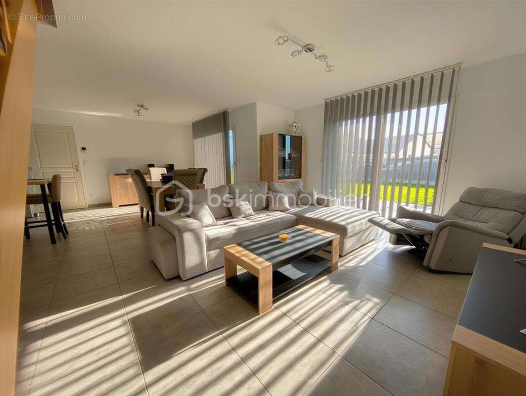 Maison à SAINT-MARTIN-DES-CHAMPS