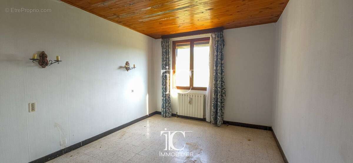 Maison à SAINT-PAUL-LE-JEUNE