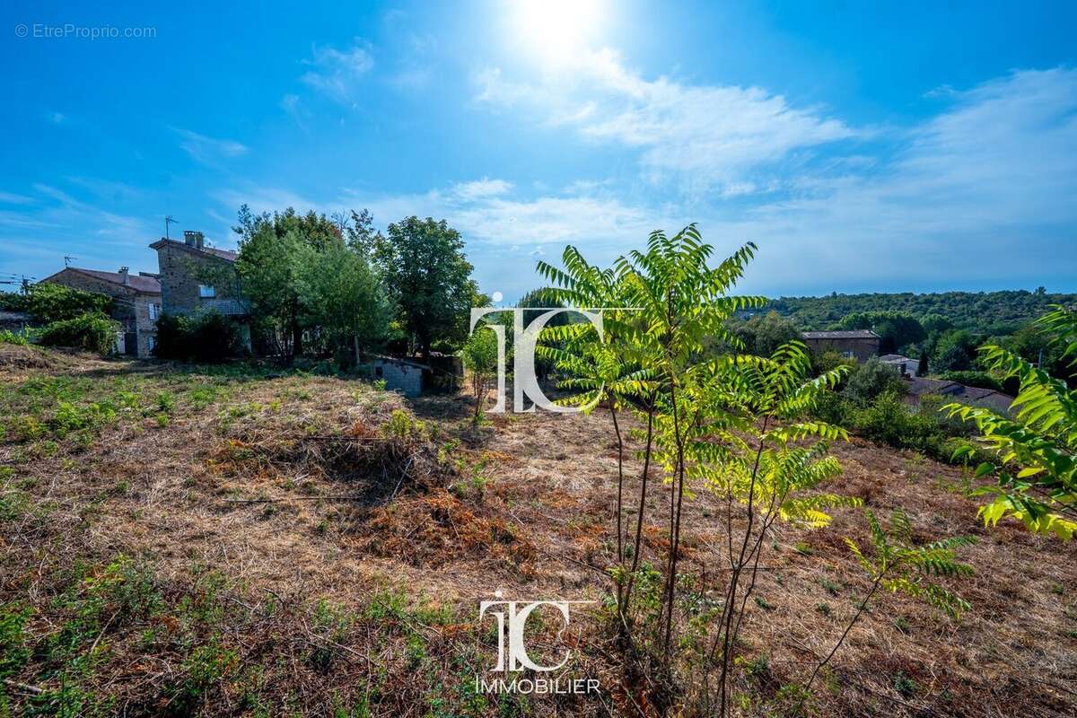Terrain en zone auo 3479m² - photo 10