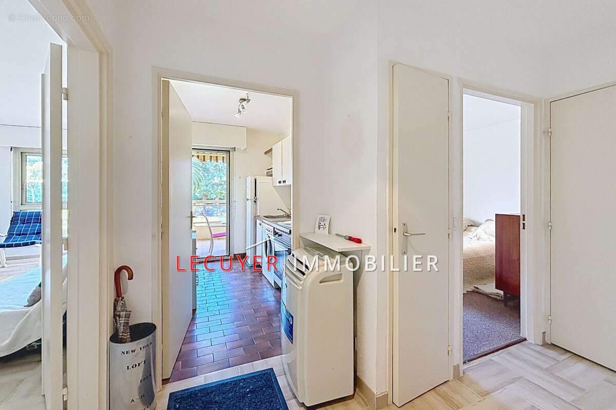 Appartement à VALLAURIS