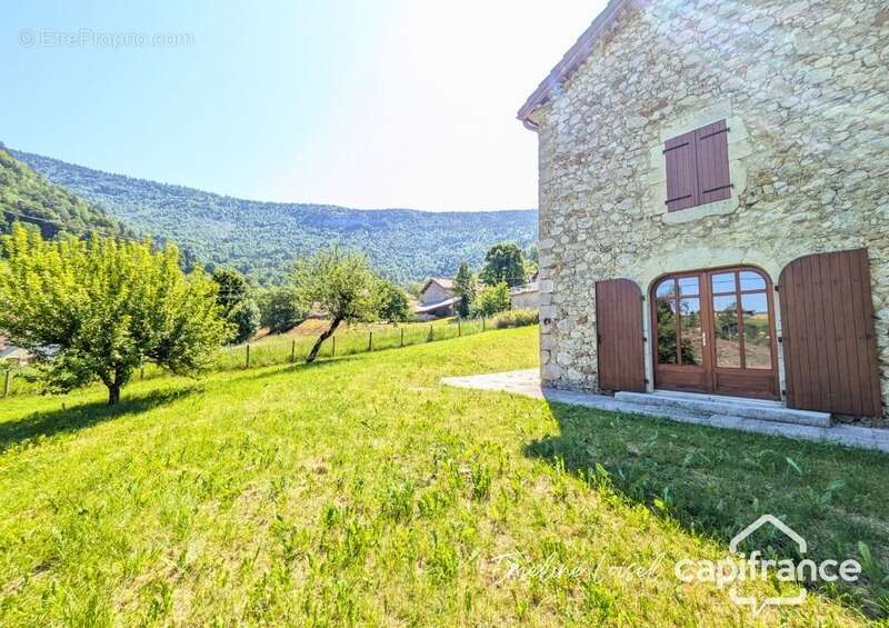 Maison en pierre de 164 m2 - 5 chambres - Jardin arboré et dépendances - Saint Martin en Vercors (26420) - photo 24