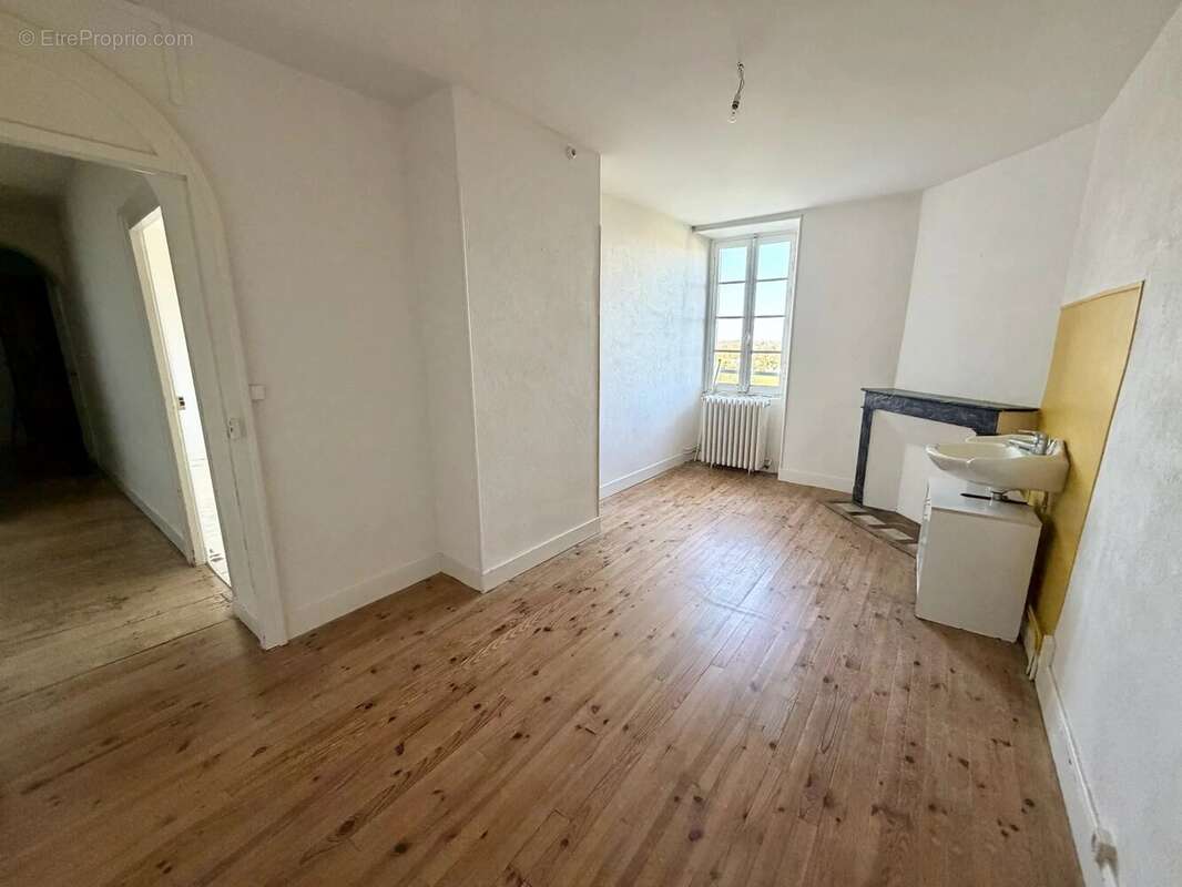 Maison à LE HOUGA