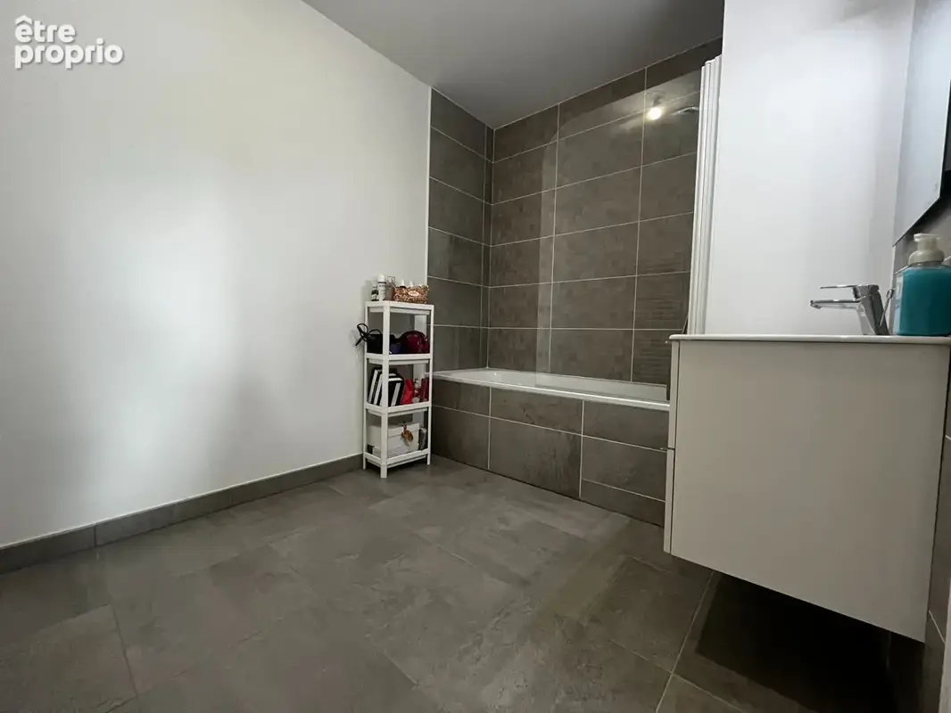 Appartement T3 très récent - PK - Loggia - photo 4
