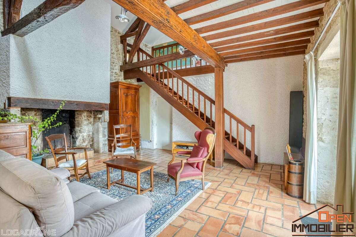 Maison à SAINTE-COLOMBE-DE-VILLENEUVE