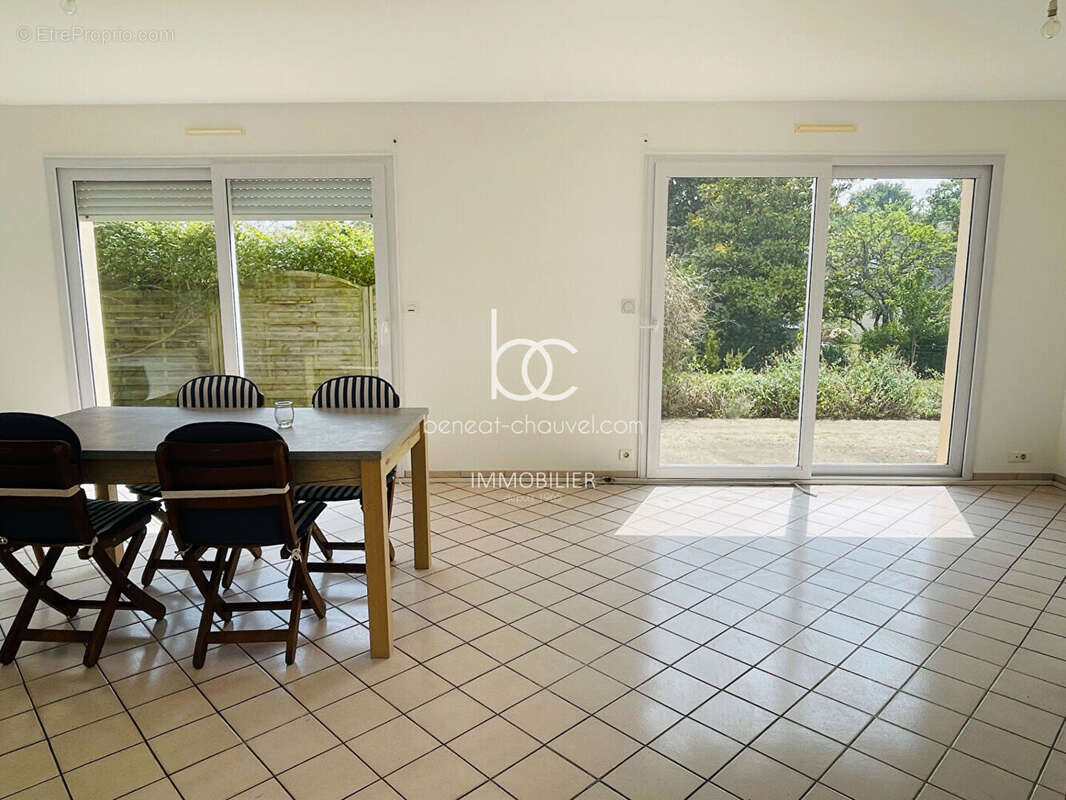 VENTE Maison 4 Chambres  Grand Potentiel  Sous-Sol Complet  Proche Golfe  SAINT-ARMEL (56450) - photo 5