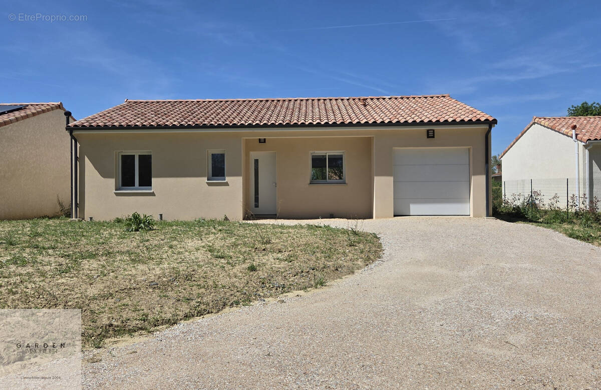 Maison à LESCOUT
