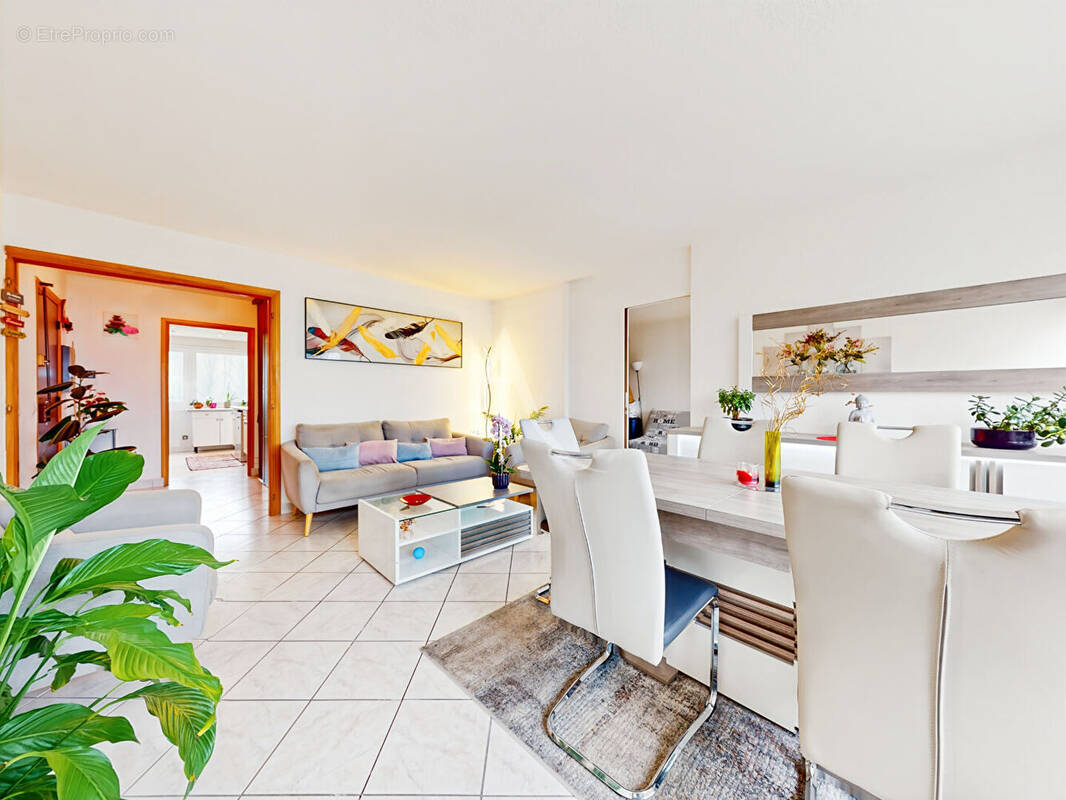 Appartement à VETRAZ-MONTHOUX