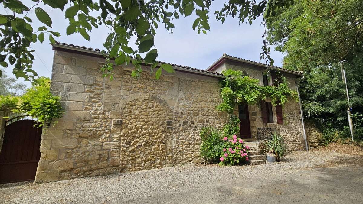 Maison à BOURG