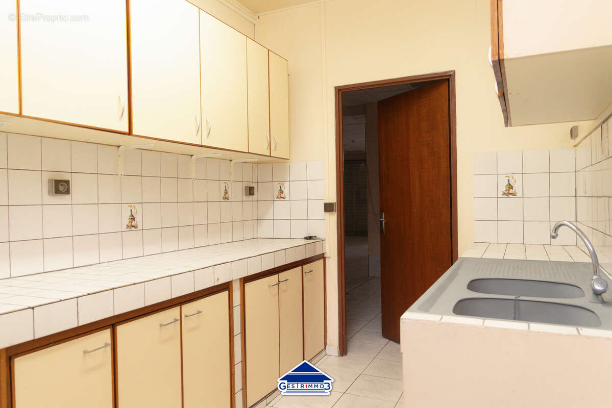 Commerce à FORT-DE-FRANCE