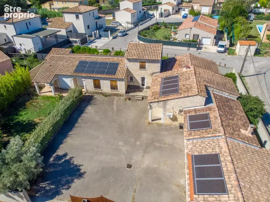 30126 Saint Laurent Des Arbres, calme,  2   jolies villas 15 pièces,  sur un terrain de 1050m2 - photo 2