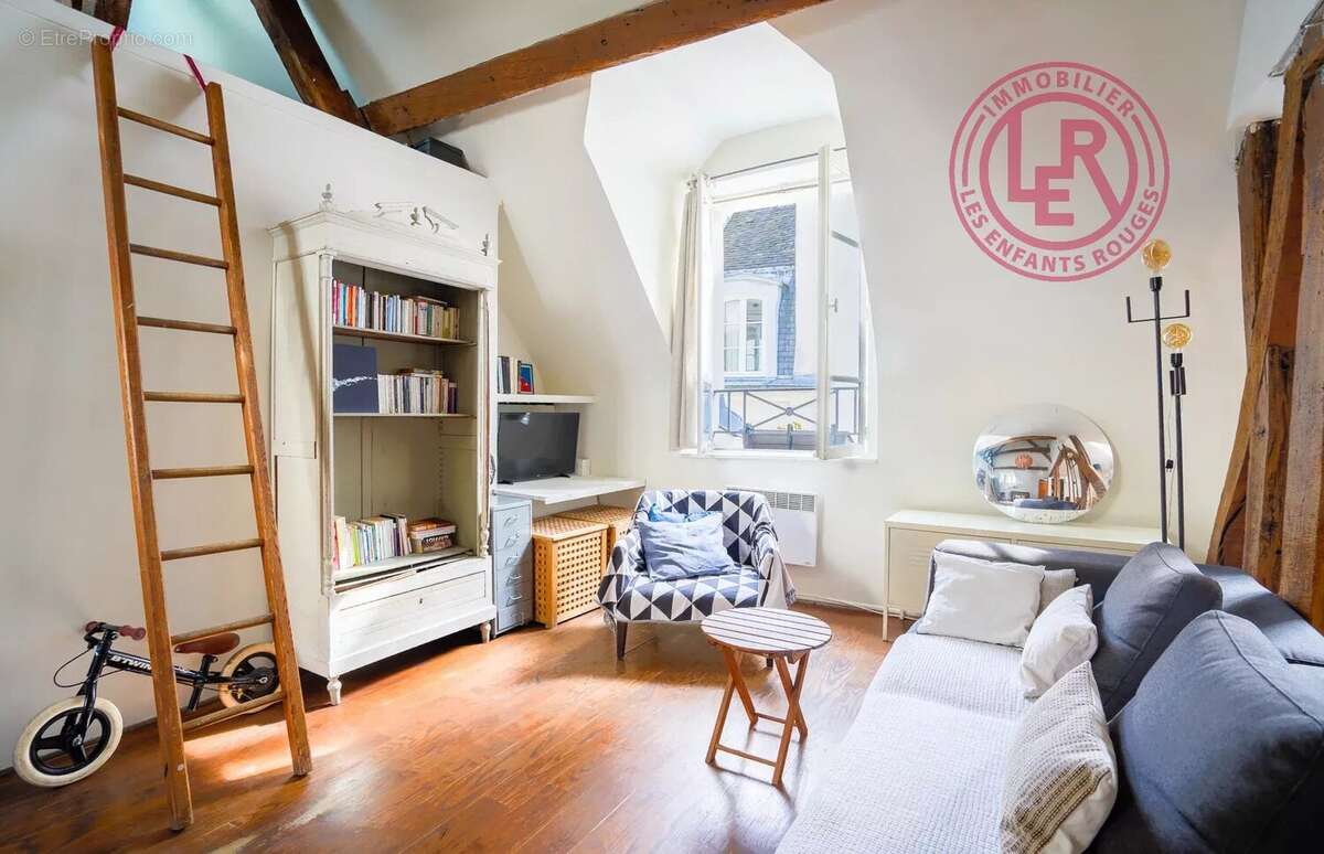 Appartement à PARIS-3E