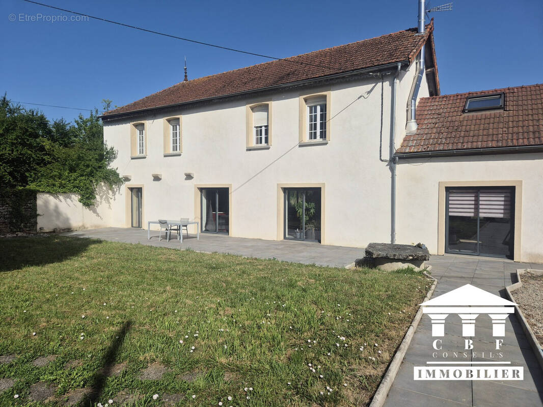 Maison à DENNEVY