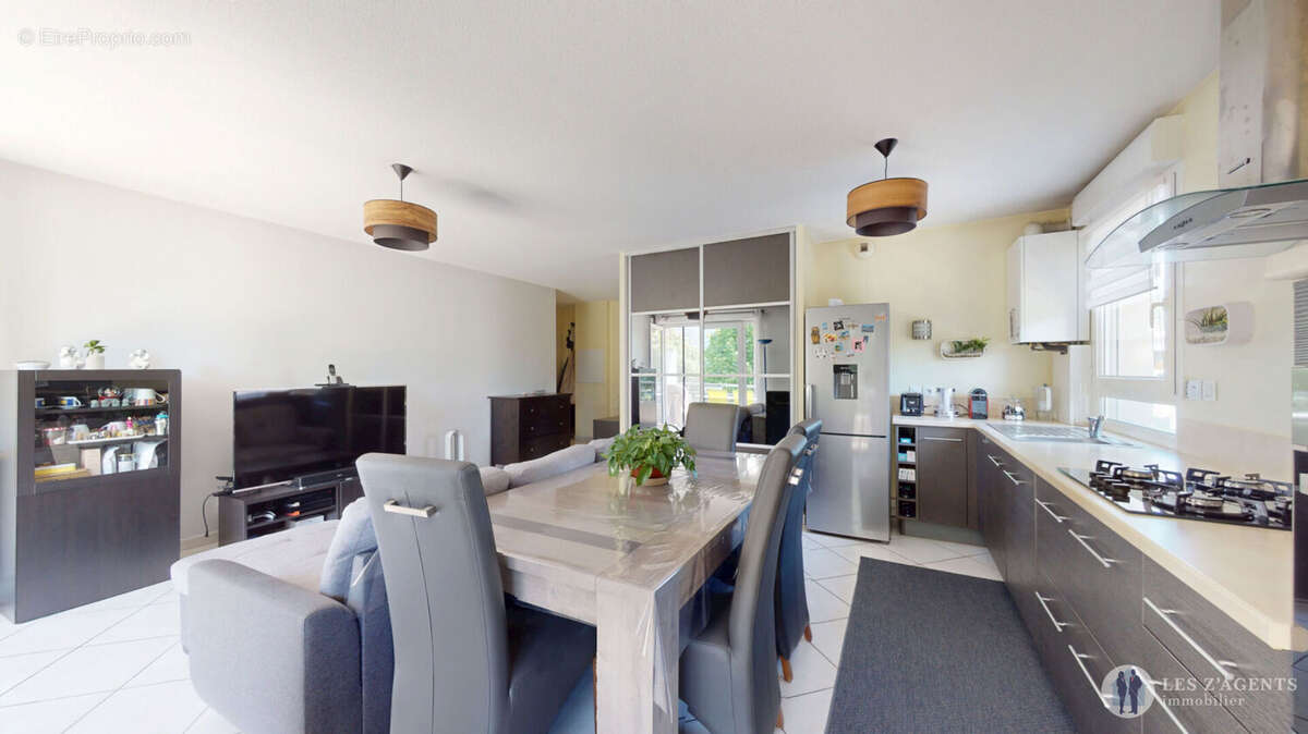 Appartement à SAINT-MARTIN-D'HERES