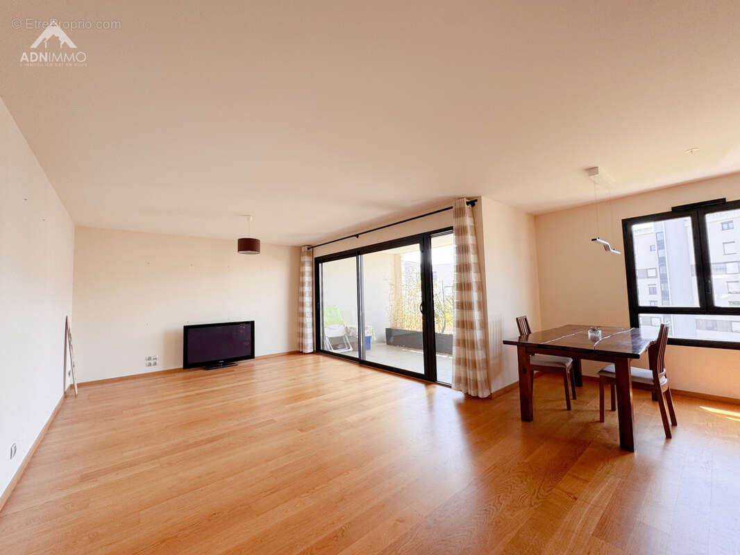 Appartement à SAINT-GENIS-POUILLY