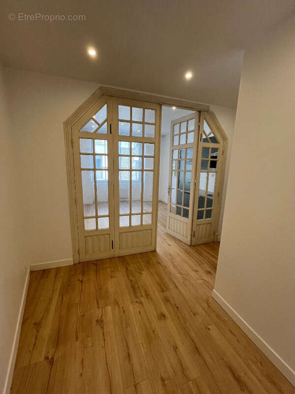 Locminé, T1Bis, 26m², refait à neuf - photo 5