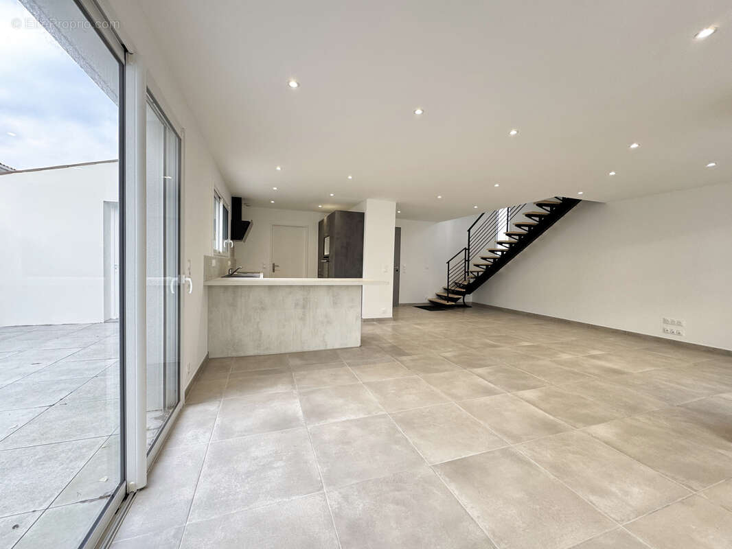 Maison à SAINT-GEORGES-DE-DIDONNE