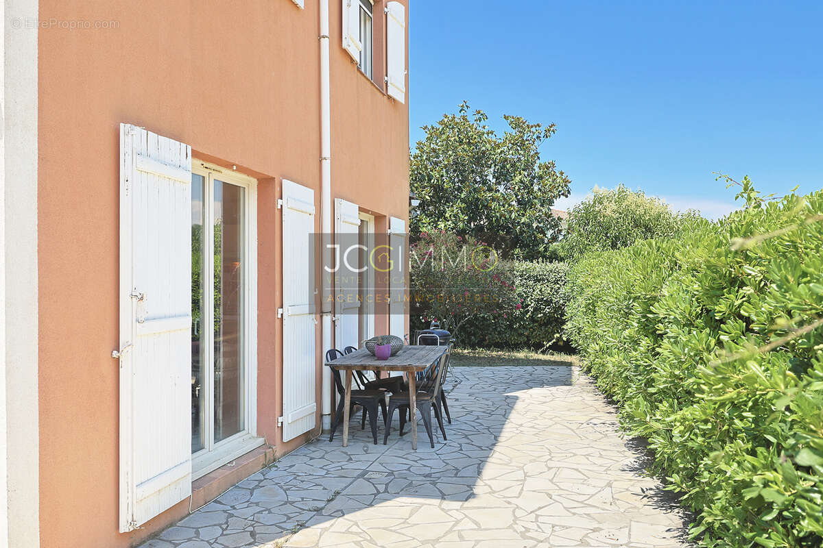 Maison à COGOLIN