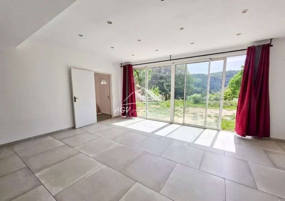 Maison à SAINT-FLORENT-SUR-AUZONNET