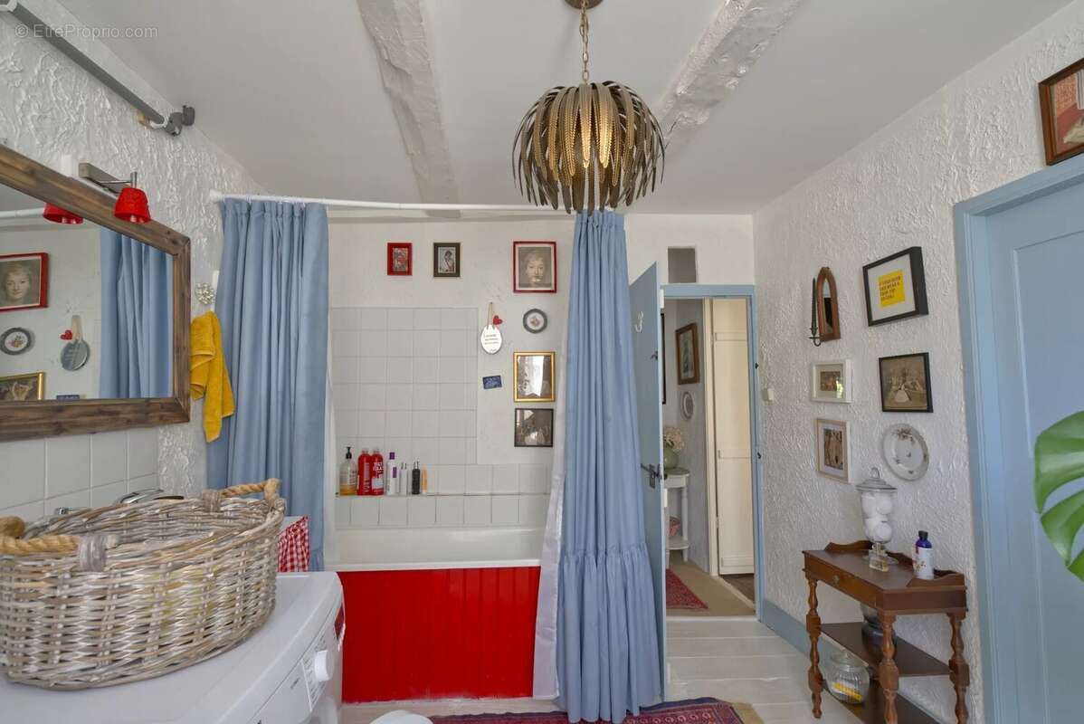 Appartement à NANTEUIL-EN-VALLEE