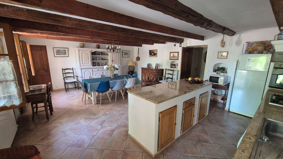 Cavaillon mas en campagne sur 9300 m² de terrain. - photo 5