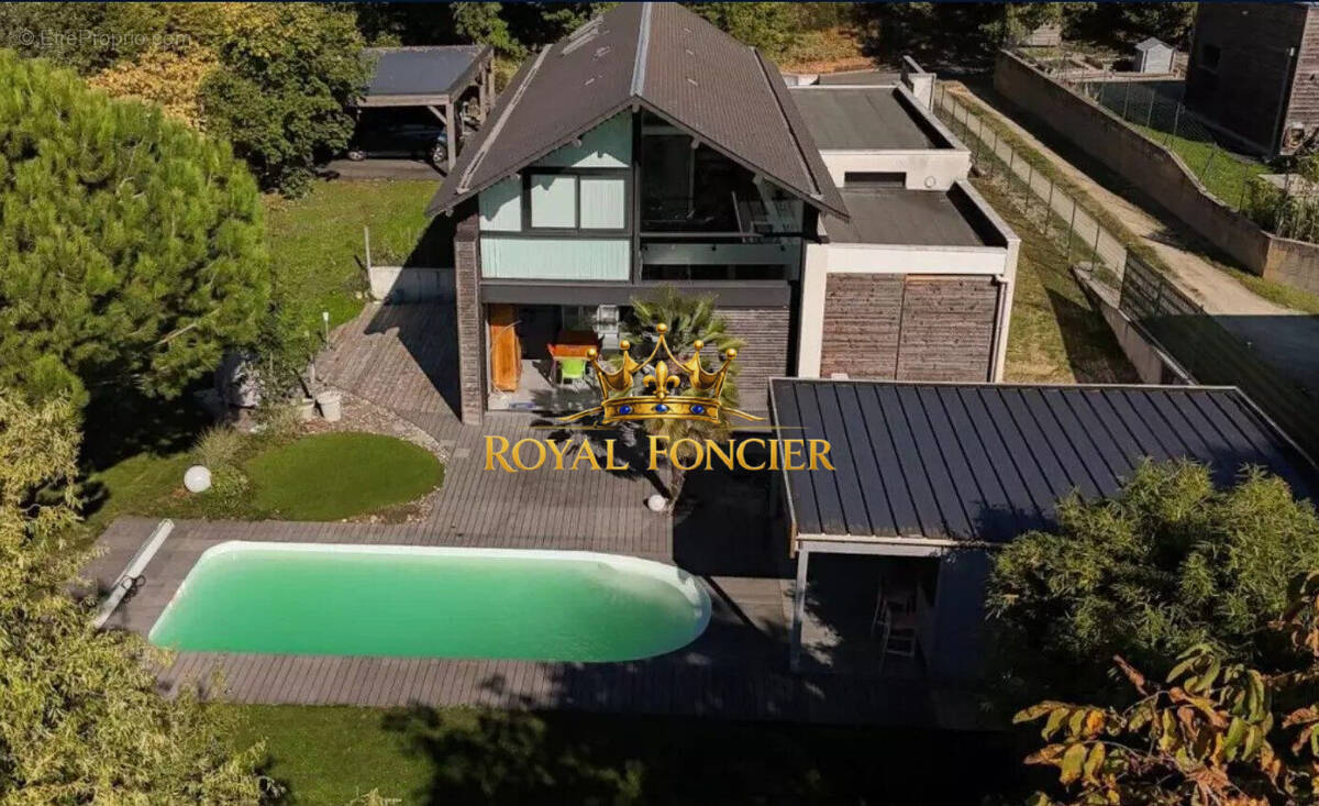 Maison contemporaine  - Maison à CHATELLERAULT