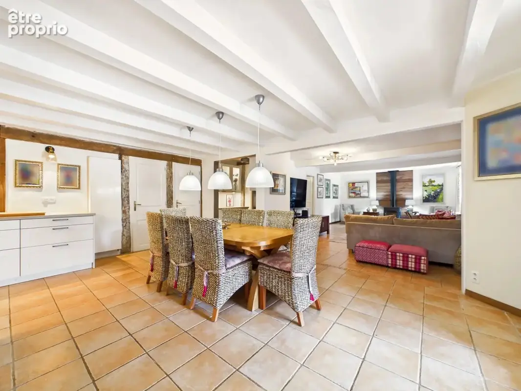 Une propriété impeccable de 6 chambres, très polyvalente, située près de Jumilhac-le-Grand - photo 4