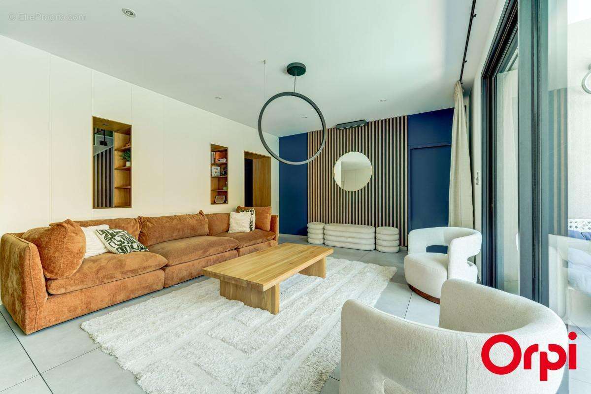 Maison  contemporaine de 180 m2 avec piscine À Vendre - photo 8