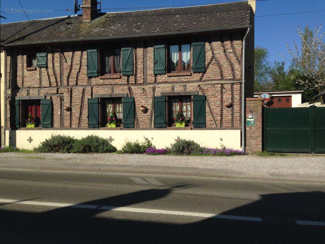 Maison à HALLOY
