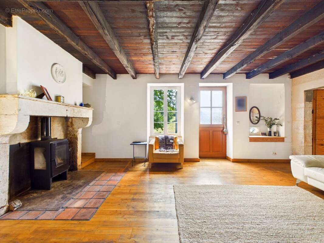 Longère avec Maison d'amis, granges et piscine - photo 4