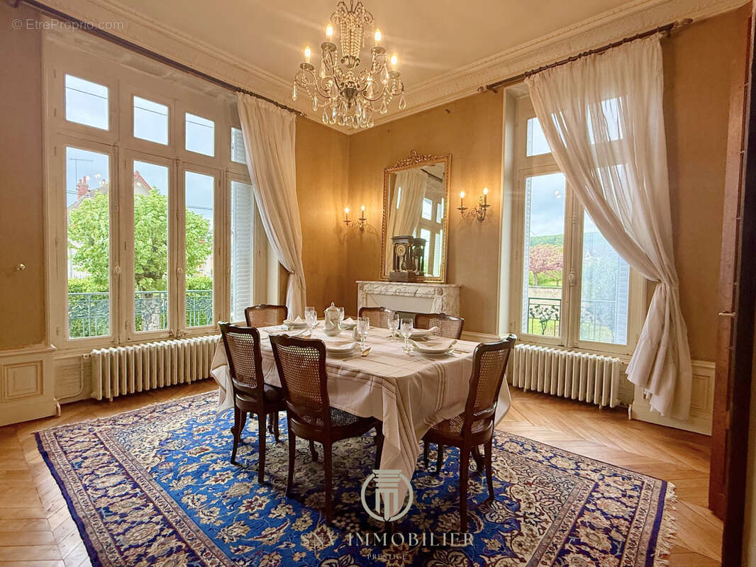 Maison à SAINT-AMAND-MONTROND