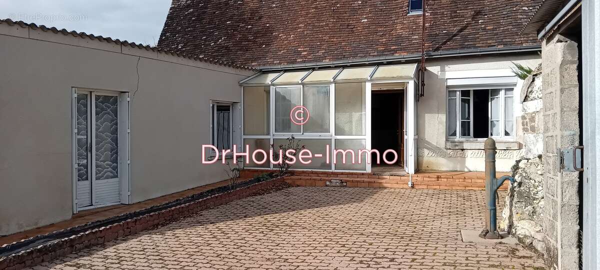 Maison à NEUILLE-PONT-PIERRE