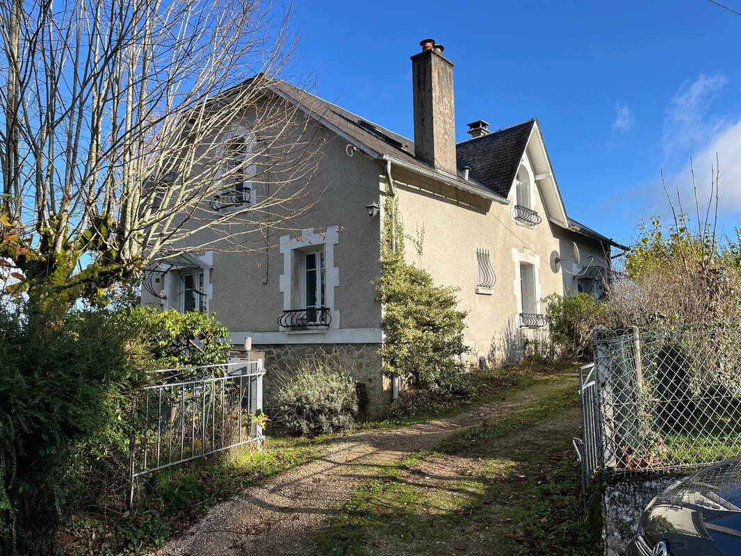 Mi-chemin Brive et Limoges - belle maison de village   7 pièces - photo 1