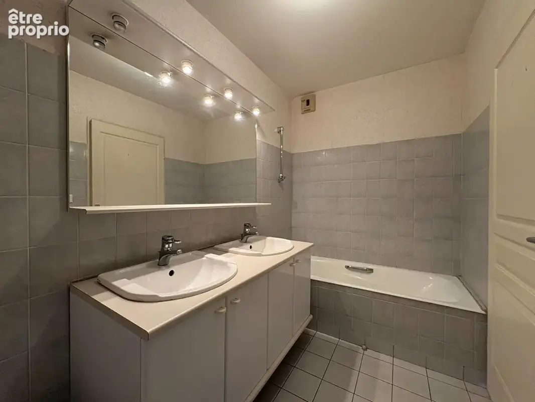 Appartement T5 de 110 m² avec balcons et garages dans une résidence de standing - photo 8