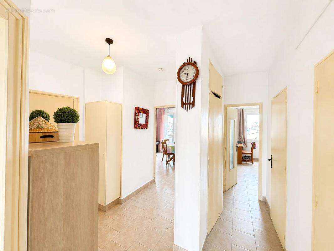 Appartement à MARSEILLE-4E