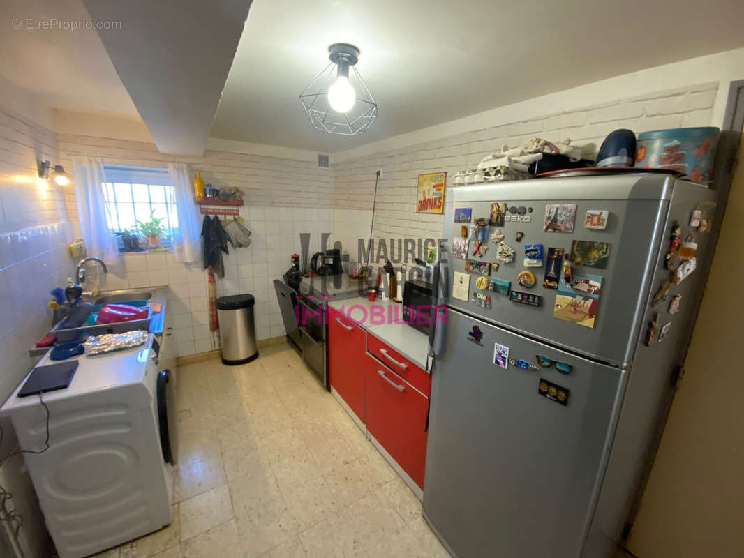 Maison à ENTRAIGUES-SUR-LA-SORGUE