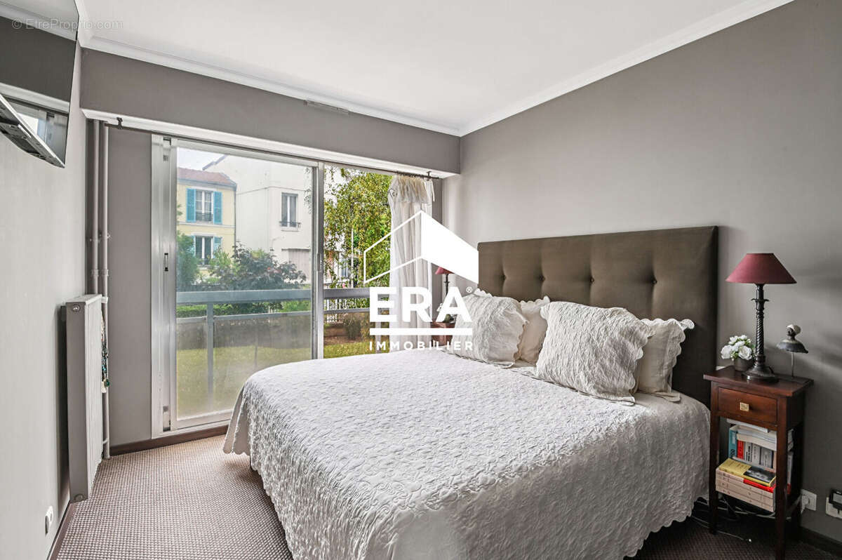 Appartement à COURBEVOIE