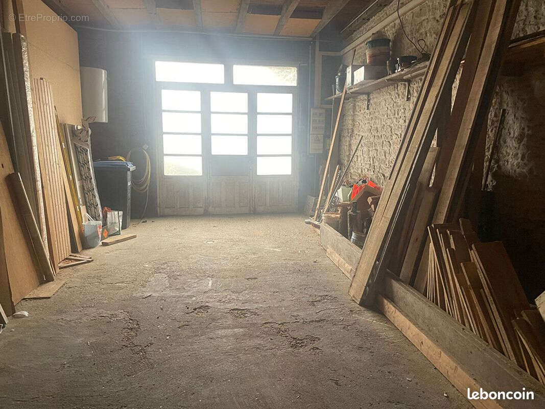 Maison Thaire 6 pièce(s) 236 m2  +  Garage 95 m² - photo 8