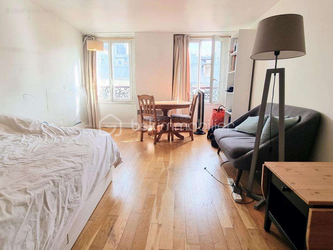 Appartement à PARIS-10E