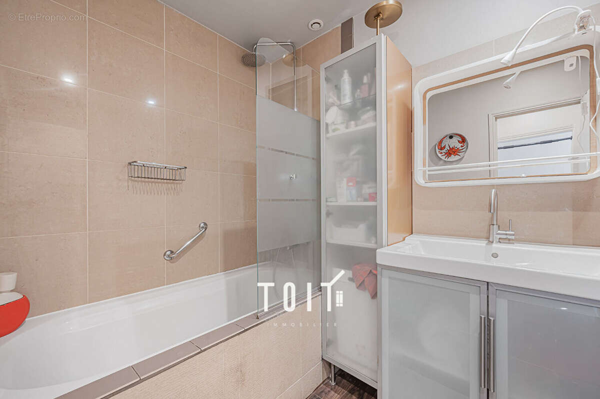 Appartement à PARIS-14E