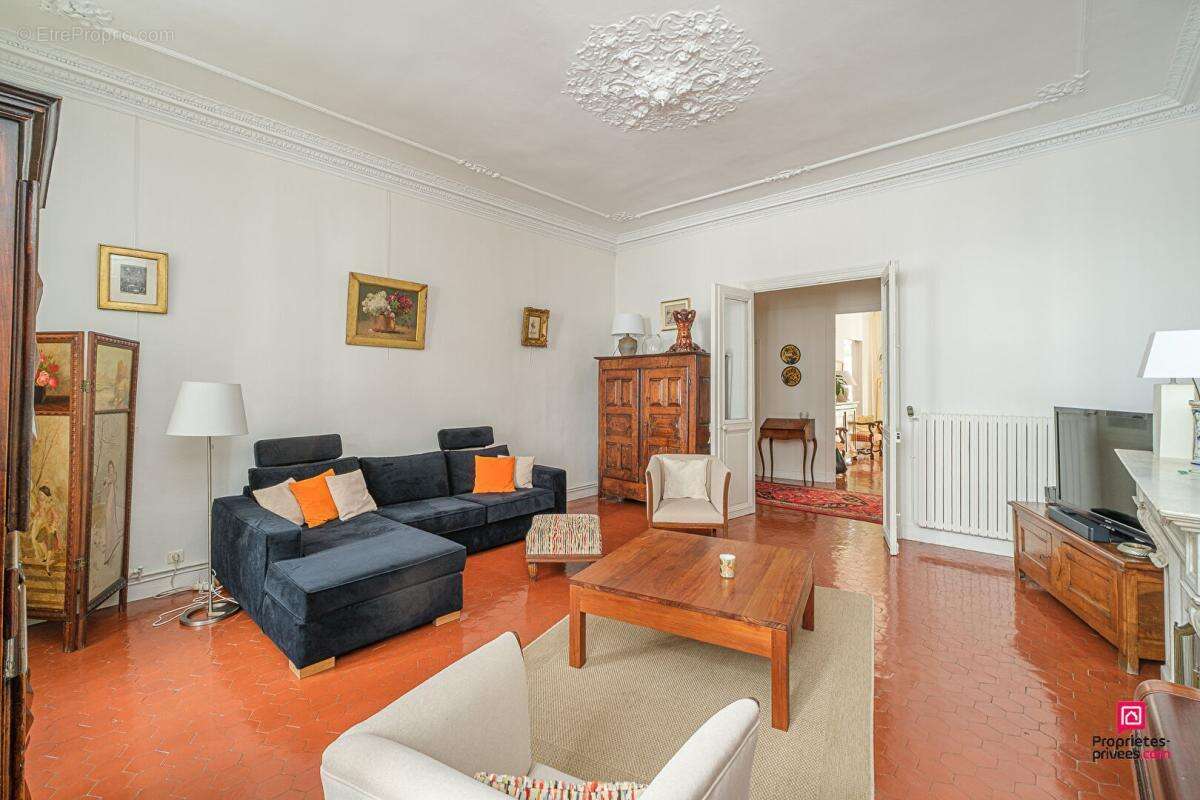 Appartement à MARSEILLE-6E