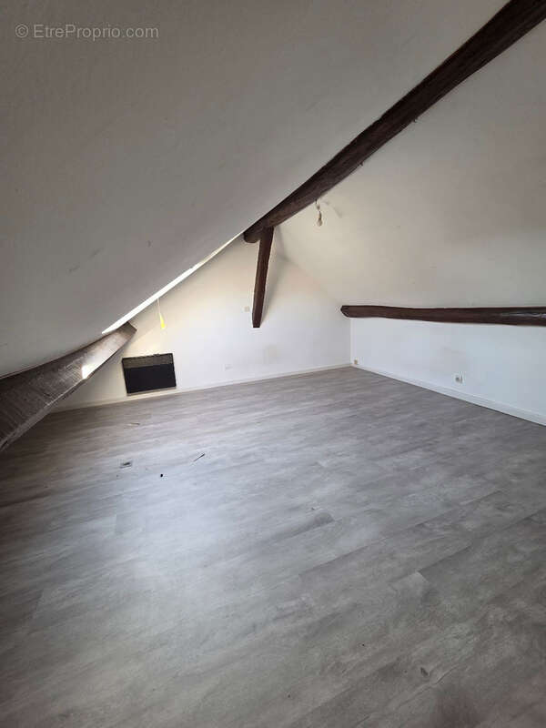 Appartement à GRISY-SUISNES