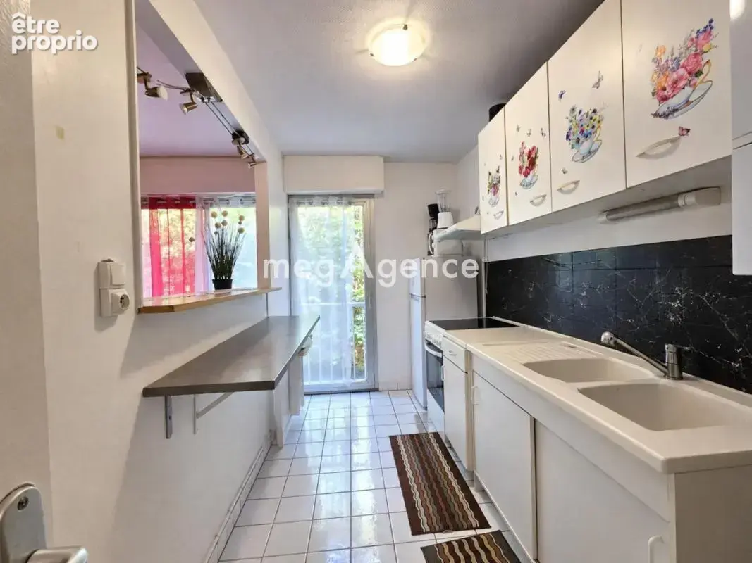 2 pièces avec parking, cave et vue verdoyante - photo 3