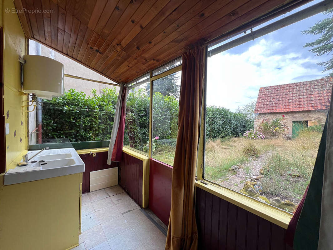 Maison à CHARBONNAT