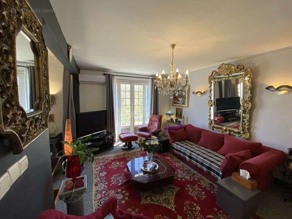 Commerce à CAZAUBON