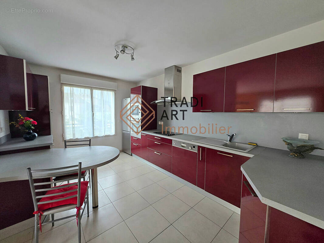 Appartement à SAINTE-GENEVIEVE-DES-BOIS