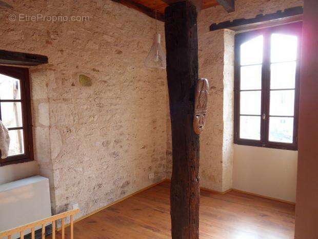 Maison à CASTELNAU-MONTRATIER